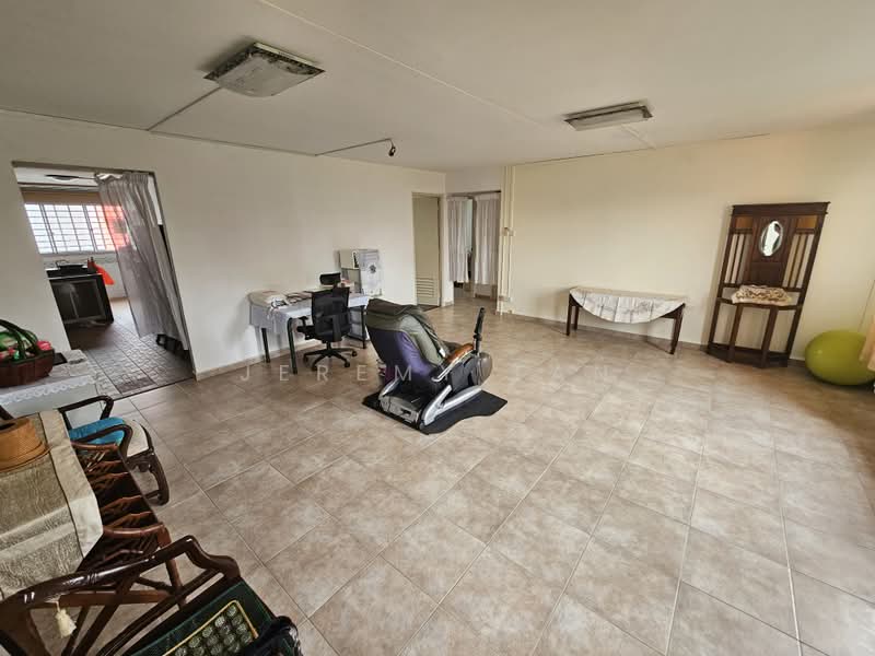 407 Yishun Avenue 6, 407 Yishun Avenue 6, 3 Bedrooms, 1,119 sqft, HDB Flat For Sale, by Jeremy Tan, 500175013 - Living Room - PropertyGuru.com.sg