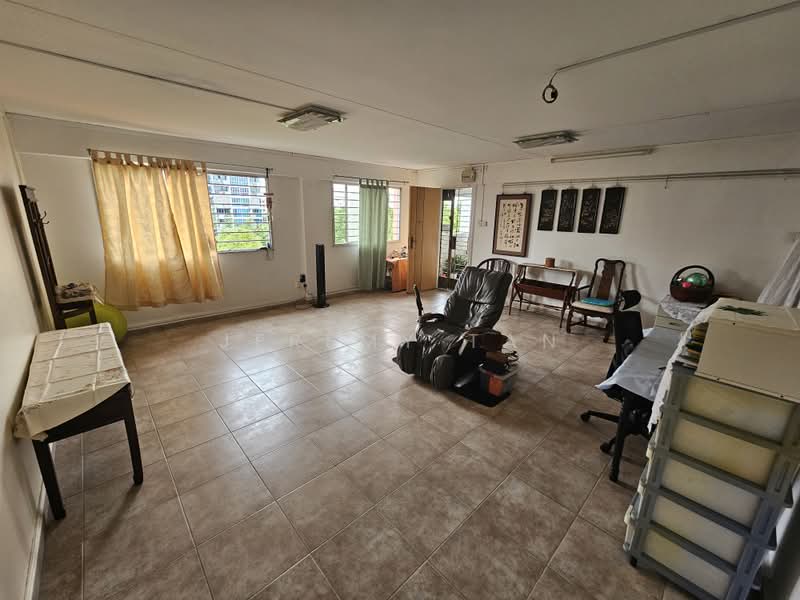 407 Yishun Avenue 6, 407 Yishun Avenue 6, 3 Bedrooms, 1,119 sqft, HDB Flat For Sale, by Jeremy Tan, 500175013 - Living Room - PropertyGuru.com.sg