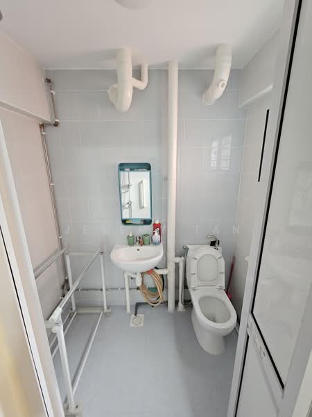 407 Yishun Avenue 6, 407 Yishun Avenue 6, 3 Bedrooms, 1,119 sqft, HDB Flat For Sale, by Jeremy Tan, 500175013 - Bathroom - PropertyGuru.com.sg