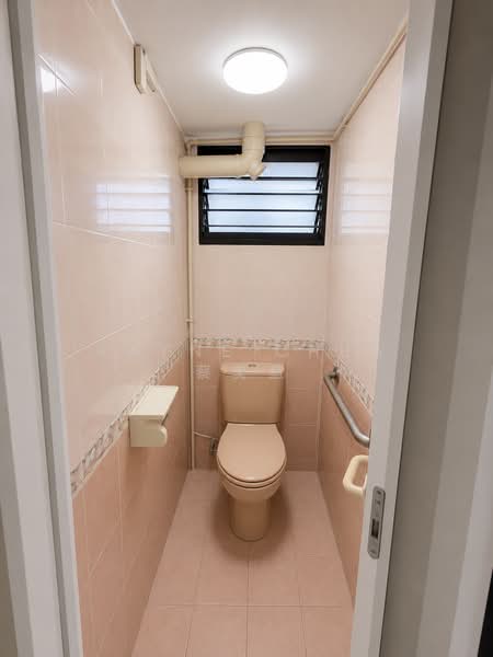 28 New Upper Changi Road, 28 New Upper Changi Road, 2 Bedrooms, 700 sqft, HDB Flat For Sale, by Rayne Chua 蔡美慧, 500175024 - Bathroom - PropertyGuru.com.sg