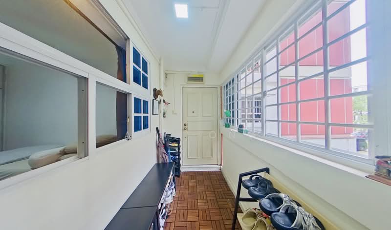 664 Yishun Avenue 4, 664 Yishun Avenue 4, 6 Bedrooms, 1,765 sqft, HDB Flat For Sale, by Alex Ong, 500175029 - Corridor - PropertyGuru.com.sg