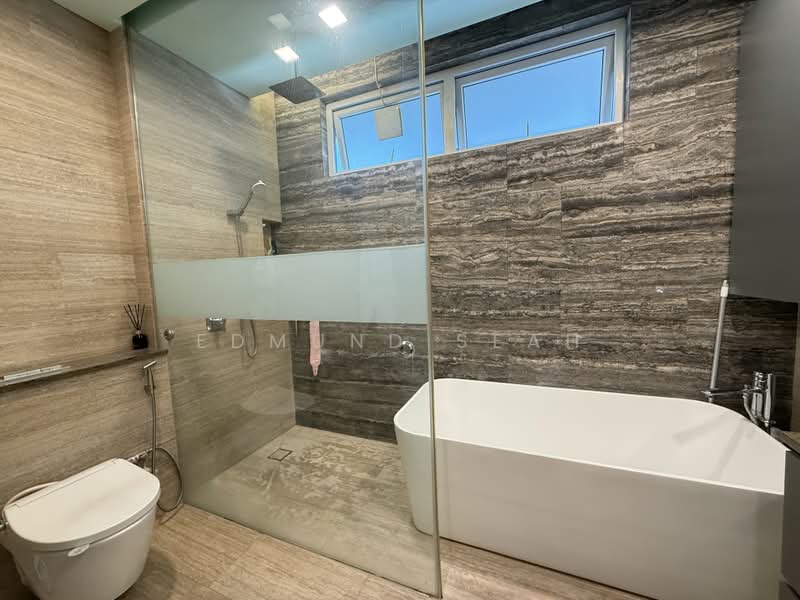 ★ Hillcrest Pk - FH ★ 1km to RGPS ★ Tan Kah Kee MRT ★, ★ Hillcrest Pk | 1km to RGPS | Tan Kah Kee MRT, 7 Bedrooms, 6,900 sqft, Bungalow House For Sale, by Edmund Seah, 500175030 - Bathroom - PropertyGuru.com.sg