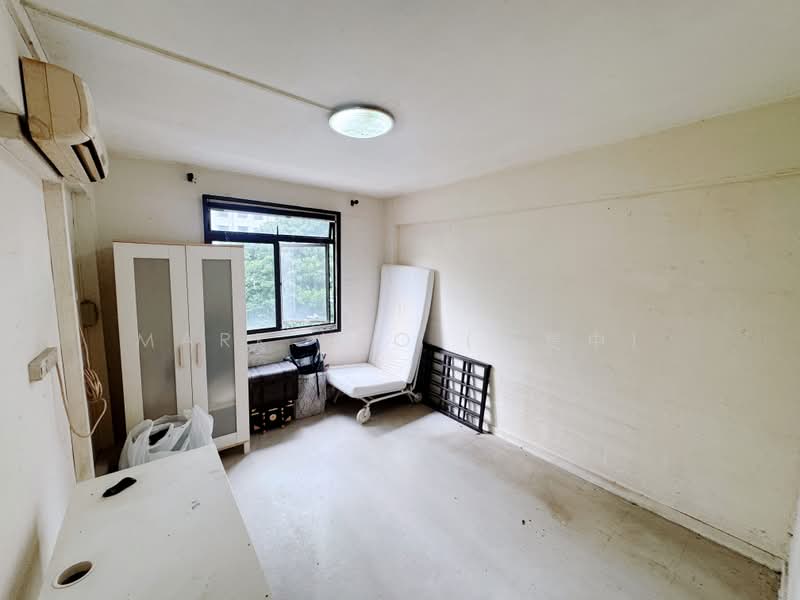 10 Jalan Bukit Ho Swee, 10 Jalan Bukit Ho Swee, 1 Bedroom, 376 sqft, HDB Flat For Sale, by Mark Yeo (杨复中), 500175040 - Master Bedroom - PropertyGuru.com.sg