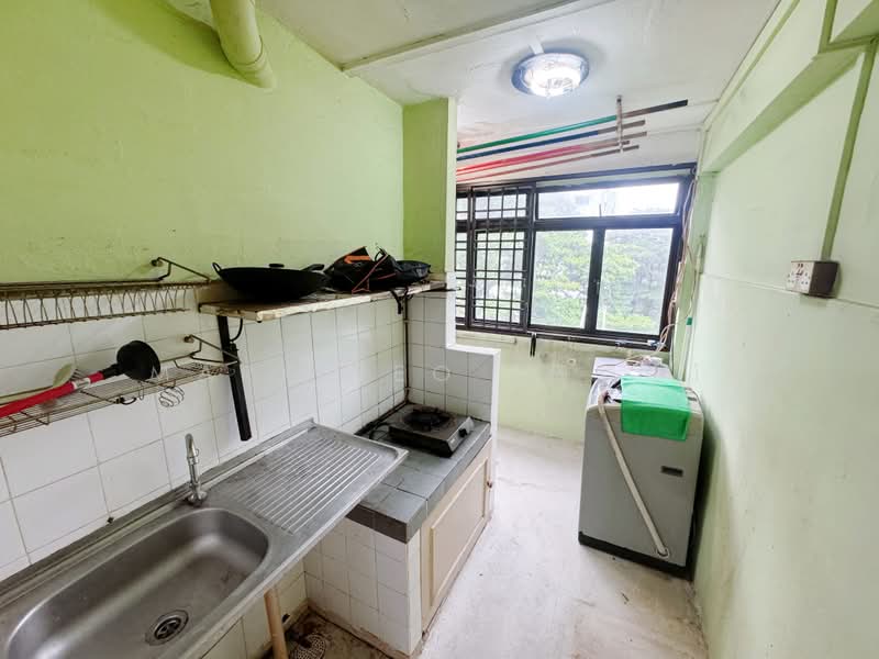 10 Jalan Bukit Ho Swee, 10 Jalan Bukit Ho Swee, 1 Bedroom, 376 sqft, HDB Flat For Sale, by Mark Yeo (杨复中), 500175040 - Kitchen - PropertyGuru.com.sg