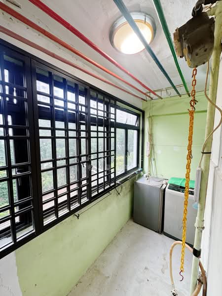 10 Jalan Bukit Ho Swee, 10 Jalan Bukit Ho Swee, 1 Bedroom, 376 sqft, HDB Flat For Sale, by Mark Yeo (杨复中), 500175040 - Kitchen - PropertyGuru.com.sg