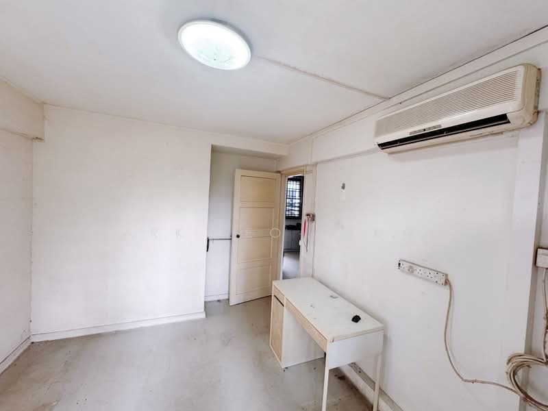 10 Jalan Bukit Ho Swee, 10 Jalan Bukit Ho Swee, 1 Bedroom, 376 sqft, HDB Flat For Sale, by Mark Yeo (杨复中), 500175040 - Master Bedroom - PropertyGuru.com.sg