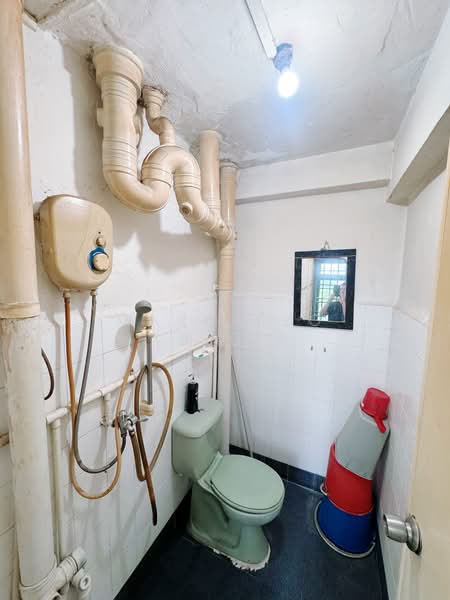 10 Jalan Bukit Ho Swee, 10 Jalan Bukit Ho Swee, 1 Bedroom, 376 sqft, HDB Flat For Sale, by Mark Yeo (杨复中), 500175040 - Bathroom - PropertyGuru.com.sg