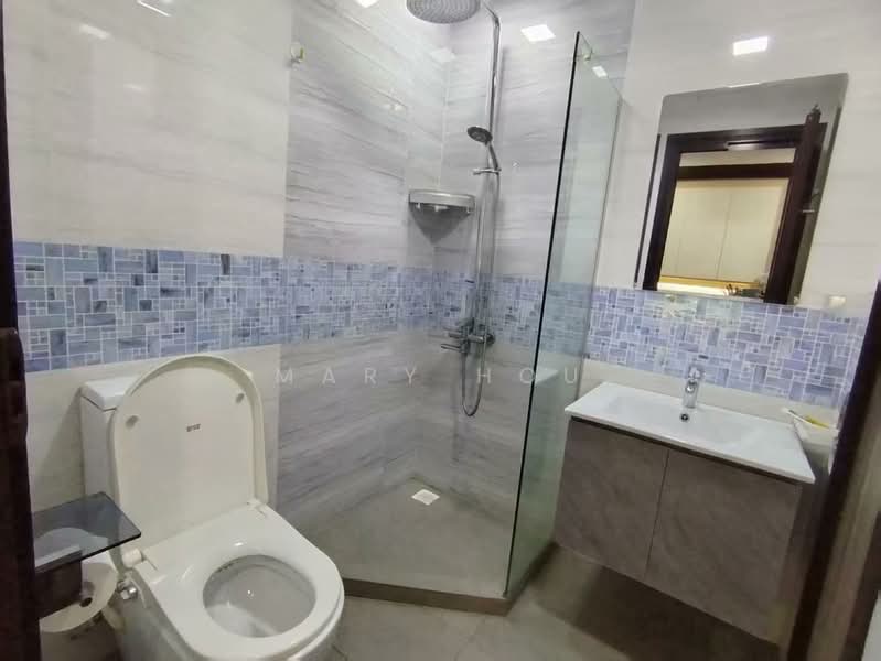 Regent Heights, 50 Bukit Batok East Avenue 5, 3 Bedrooms, 1,023 sqft, Condominium For Rent, by Mary Hou, 500175041 - Bathroom - PropertyGuru.com.sg