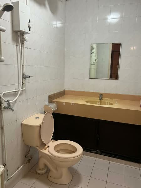 287C Jurong East Street 21, 287C Jurong East Street 21, 3 Bedrooms, 1,550 sqft, HDB Flat For Rent, by Bernard Chua, 500175049 - Bathroom - PropertyGuru.com.sg
