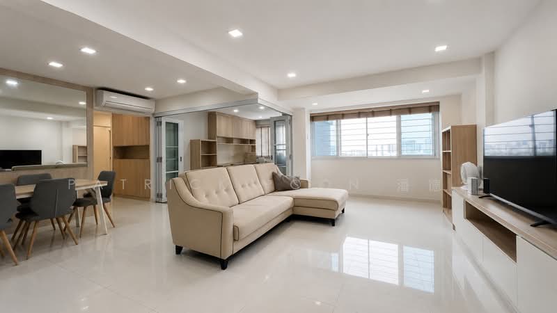 3 Holland Close, 3 Holland Close, 5 Bedrooms, 1,335 sqft, HDB Flat For Sale, by Patrick Poon 潘德名, 500175051 - Living Room - PropertyGuru.com.sg