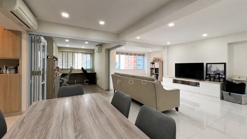 3 Holland Close, 3 Holland Close, 5 Bedrooms, 1,335 sqft, HDB Flat For Sale, by Patrick Poon 潘德名, 500175051 - Living Room - PropertyGuru.com.sg