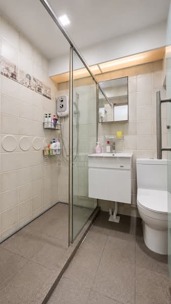 3 Holland Close, 3 Holland Close, 5 Bedrooms, 1,335 sqft, HDB Flat For Sale, by Patrick Poon 潘德名, 500175051 - Bathroom - PropertyGuru.com.sg