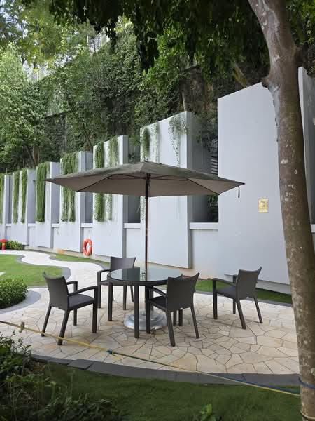 Parc Emily, 5 Mount Emily Road, 2 Bedrooms, 893 sqft, Condominium For Sale, by David King, 500175061 - Exterior - PropertyGuru.com.sg