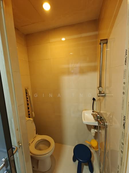The Palette, 115 Pasir Ris Grove, 3 Bedrooms, 1,055 sqft, Condominium For Rent, by Gina Tng, 500175065 - Helper bathroom - PropertyGuru.com.sg