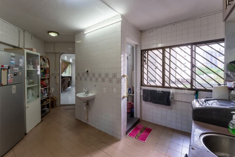 202 Bukit Batok Street 21, 202 Bukit Batok Street 21, 3 Bedrooms, 1,432 sqft, HDB Flat For Sale, by Dylan Seng 成伟洋, 500175079 - Kitchen - PropertyGuru.com.sg