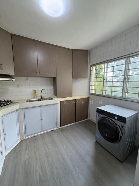 Neptune Court, 1 Marine Vista, 3 Bedrooms, 1,270 sqft, Apartment For Sale, by Zhi Sheng, 500175086 - Kitchen - PropertyGuru.com.sg