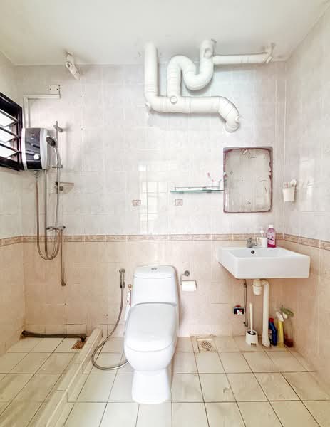 470 Segar Road, 470 Segar Road, 3 Bedrooms, 1,184 sqft, HDB Flat For Sale, by Michelle Koo, 500175089 - Bathroom - PropertyGuru.com.sg