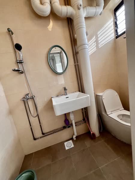 863 Yishun Avenue 4, 863 Yishun Avenue 4, 3 Bedrooms, 1,313 sqft, HDB Flat For Rent, by Kevin Su, 500175091 - Bathroom - PropertyGuru.com.sg