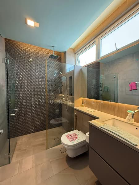 ★ FH Detached - Hillcrest Pk ★ 1km to RGPS ★ Tan Kah Kee MRT ★, Hillcrest Pk | 1km to RGPS | Tan Kah Kee MRT, 7 Bedrooms, 6,900 sqft, Detached House For Sale, by Edmund Seah, 500175093 - Bathroom - PropertyGuru.com.sg