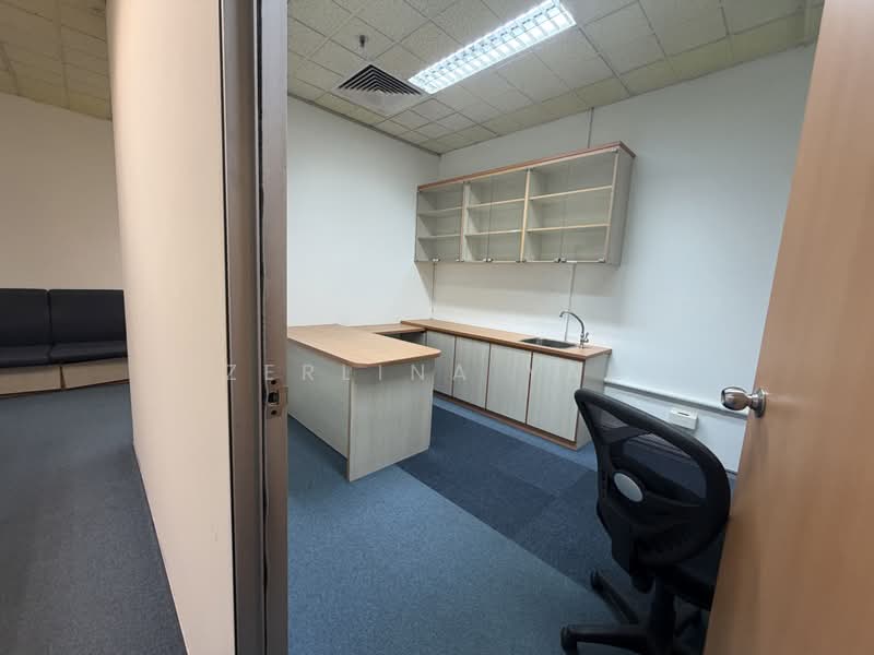 Lucky Plaza, 304 Orchard Road, 657 sqft, Medical For Sale, by Zerlina Yap, 500175099 - Interior - CommercialGuru.com.sg