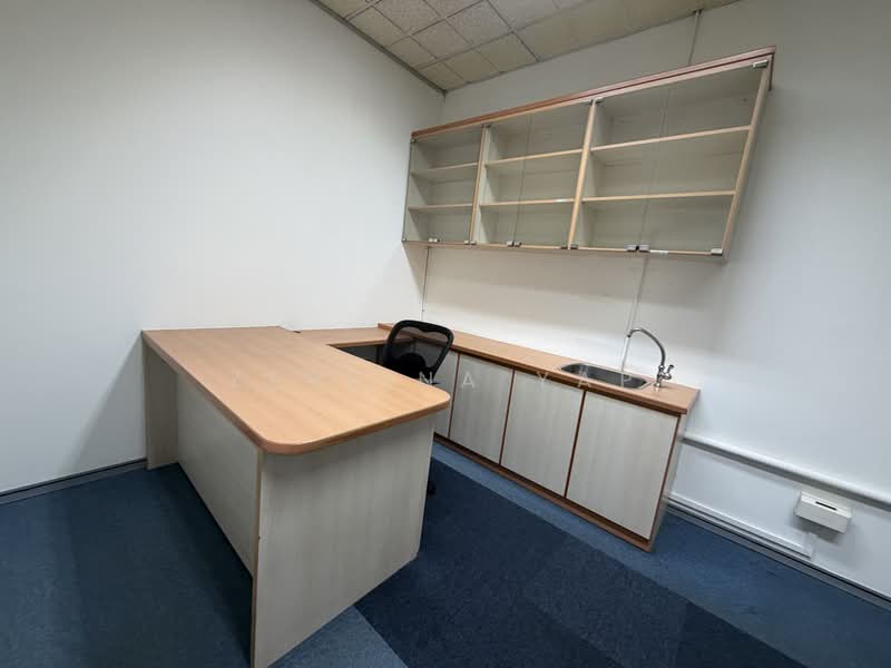Lucky Plaza, 304 Orchard Road, 657 sqft, Medical For Sale, by Zerlina Yap, 500175099 - Interior - CommercialGuru.com.sg