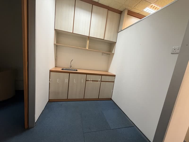 Lucky Plaza, 304 Orchard Road, 657 sqft, Medical For Sale, by Zerlina Yap, 500175099 - Interior - CommercialGuru.com.sg
