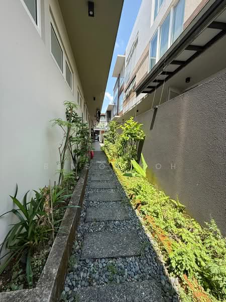★ Hillcrest Pk - FH ★ 1km to RGPS ★ Tan Kah Kee MRT ★, Hillcrest Pk | 1km To RGPS | Tan Kah Kee MRT, 7 Bedrooms, 6,900 sqft, Detached House For Sale, by Benson Goh, 500175103 - Exterior - PropertyGuru.com.sg