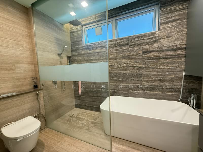 ★ Hillcrest Pk - FH ★ 1km to RGPS ★ Tan Kah Kee MRT ★, Hillcrest Pk | 1km To RGPS | Tan Kah Kee MRT, 7 Bedrooms, 6,900 sqft, Detached House For Sale, by Benson Goh, 500175103 - Bathroom - PropertyGuru.com.sg