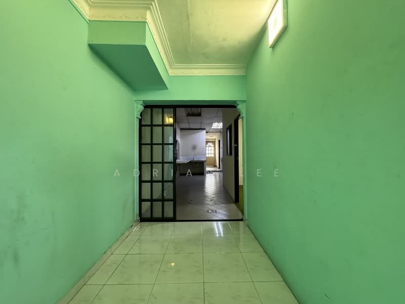 MacPherson Garden Estate, Jalan Gembira, 5 Bedrooms, 2,000 sqft, Terraced House For Sale, by Adrian Lee, 500175106 - Corridor - PropertyGuru.com.sg