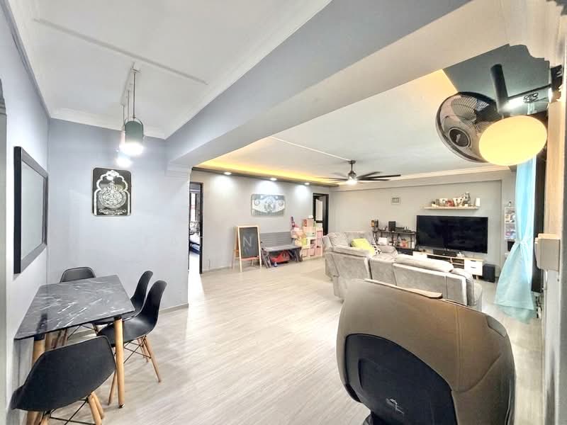 230 Choa Chu Kang Central, 230 Choa Chu Kang Central, 3 Bedrooms, 1,151 sqft, HDB Flat For Sale, by Fatin Amira, 500175125 - Living Room - PropertyGuru.com.sg