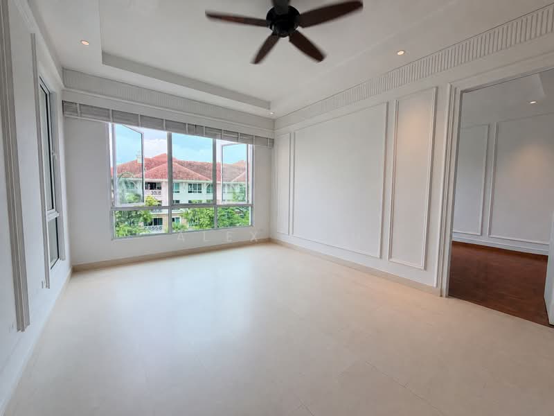 Duchess Crest, 64 Duchess Avenue, 3 Bedrooms, 1,378 sqft, Condominium For Sale, by Alex Goh, 500175136 - Living Room - PropertyGuru.com.sg