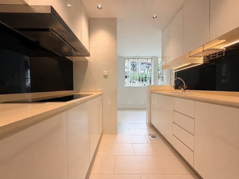 Duchess Crest, 64 Duchess Avenue, 3 Bedrooms, 1,378 sqft, Condominium For Sale, by Alex Goh, 500175136 - Kitchen - PropertyGuru.com.sg