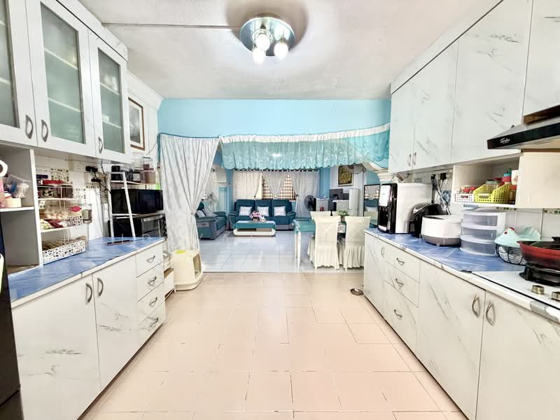 430 Choa Chu Kang Avenue 4, 430 Choa Chu Kang Avenue 4, 3 Bedrooms, 1,119 sqft, HDB Flat For Sale, by Hidayat Shariff, 500175150 - Kitchen - PropertyGuru.com.sg