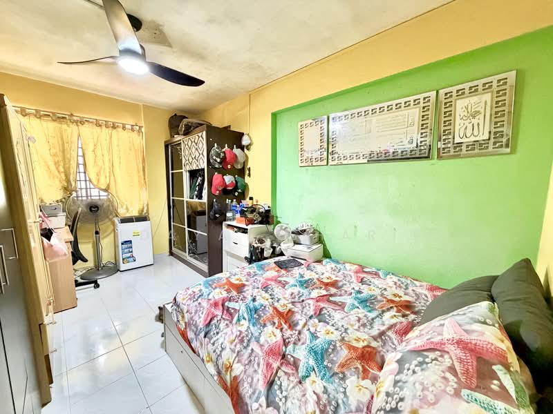 430 Choa Chu Kang Avenue 4, 430 Choa Chu Kang Avenue 4, 3 Bedrooms, 1,119 sqft, HDB Flat For Sale, by Hidayat Shariff, 500175150 - Bedroom - PropertyGuru.com.sg