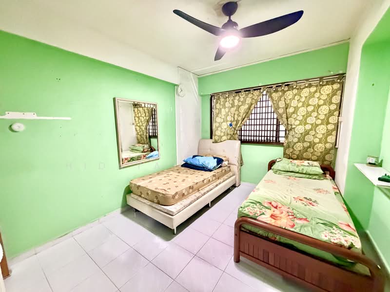 430 Choa Chu Kang Avenue 4, 430 Choa Chu Kang Avenue 4, 3 Bedrooms, 1,119 sqft, HDB Flat For Sale, by Hidayat Shariff, 500175150 - Bedroom - PropertyGuru.com.sg