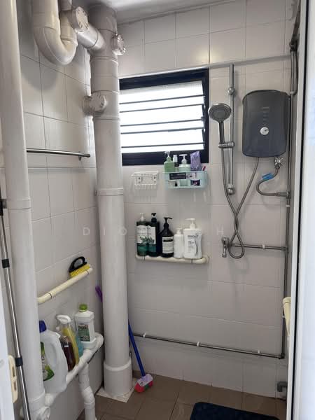 219 Lorong 8 Toa Payoh, 219 Lorong 8 Toa Payoh, Room Rental, 150 sqft, HDB Flat For Rent, by Dion Koh, 500175162 - Bathroom - PropertyGuru.com.sg