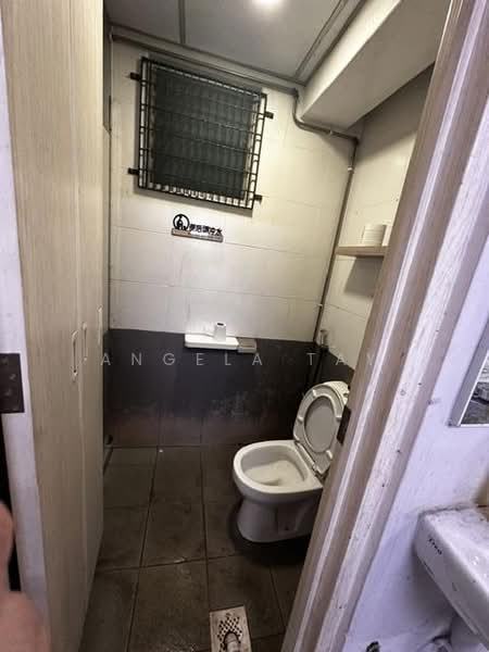 Nordix, 1 Woodlands Industrial Park E2, 7,320 sqft, Factory / Workshop (B2) For Rent, by Angela Tay, 500175173 - Bathroom - CommercialGuru.com.sg