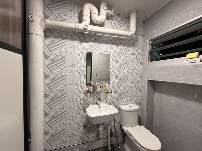 342 Tampines Street 33, 342 Tampines Street 33, 3 Bedrooms, 1,173 sqft, HDB Flat For Rent, by Hans (Hamid Salleh), 500175183 - Bathroom - PropertyGuru.com.sg