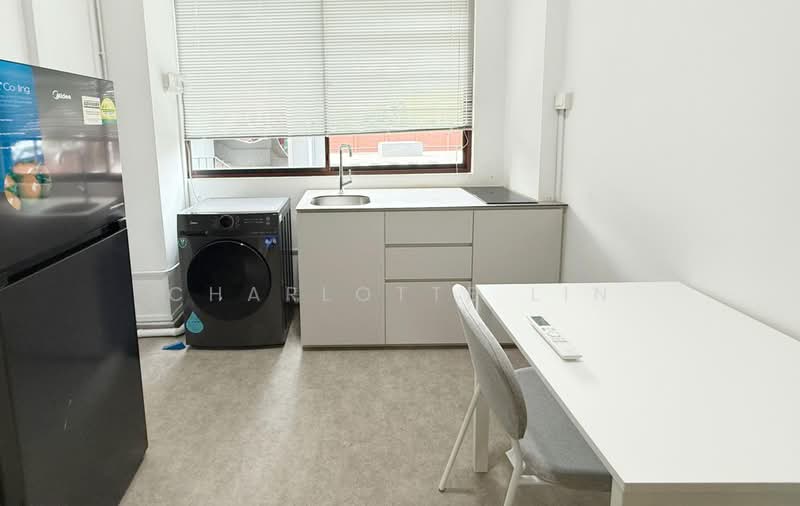 signature, , Studio, 300 sqft, Apartment For Rent, by Charlotte Lin, 500175186 - Kitchen - PropertyGuru.com.sg