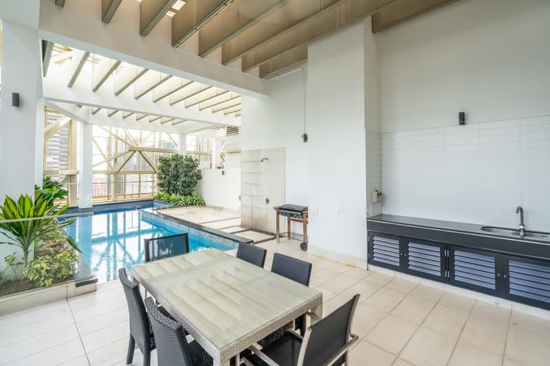 One Shenton, 1 Shenton Way, 4 Bedrooms, 6,674 sqft, Condominium For Sale, by Sharon Jany, 500175193 - Pool - PropertyGuru.com.sg