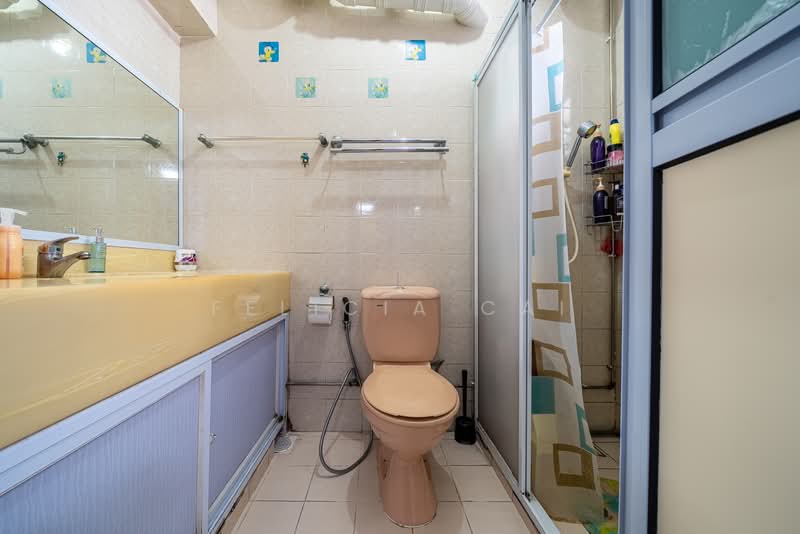 190B Rivervale Drive, 190B Rivervale Drive, 3 Bedrooms, 1,238 sqft, HDB Flat For Sale, by Felicia Cai, 500175202 - Bathroom - PropertyGuru.com.sg