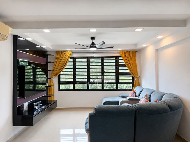 550B Segar Road, 550B Segar Road, 4 Bedrooms, 1,216 sqft, HDB Flat For Sale, by Joel Leong Foo Shun, 500175203 - Living Room - PropertyGuru.com.sg