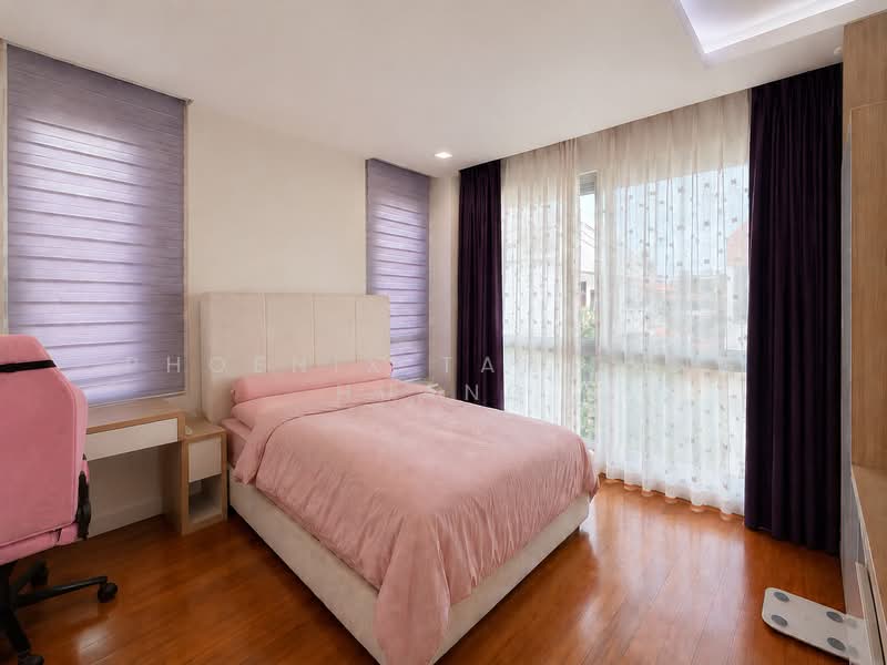 Freehold Wide Frontage Semi-D With Basement, Lift & 6 Ensuites near Serangoon Garden Circles, , 7 Bedrooms, 5,880 sqft, Semi-Detached House For Sale, by Phoenix Tan Feng Huang, 500175204 - Bedroom - PropertyGuru.com.sg