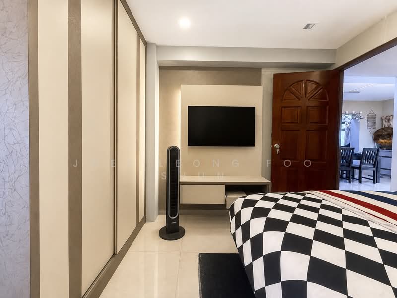 346 Tampines Street 33, 346 Tampines Street 33, 3 Bedrooms, 1,163 sqft, HDB Flat For Sale, by Joel Leong Foo Shun, 500175211 - Master Bedroom - PropertyGuru.com.sg