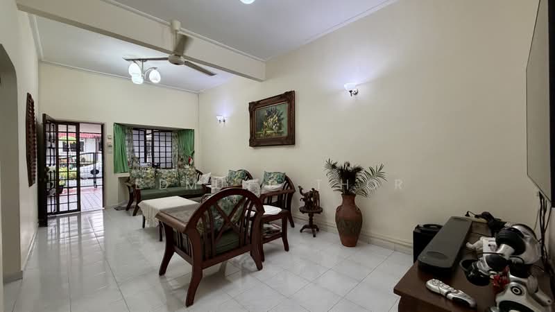 Hoover Park, Chun Tin Road, 3 Bedrooms, 1,700 sqft, Terraced House For Sale, by Edmund Thor, 500175212 - Living Room - PropertyGuru.com.sg