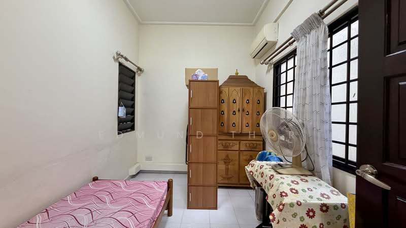 Hoover Park, Chun Tin Road, 3 Bedrooms, 1,700 sqft, Terraced House For Sale, by Edmund Thor, 500175212 - Bedroom - PropertyGuru.com.sg