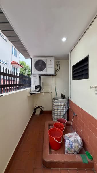 Hoover Park, Chun Tin Road, 3 Bedrooms, 1,700 sqft, Terraced House For Sale, by Edmund Thor, 500175212 - Covered rear - PropertyGuru.com.sg