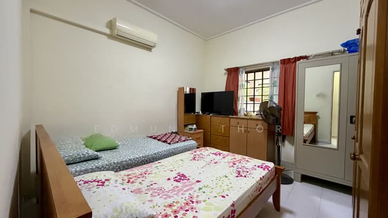 Hoover Park, Chun Tin Road, 3 Bedrooms, 1,700 sqft, Terraced House For Sale, by Edmund Thor, 500175212 - Bedroom - PropertyGuru.com.sg