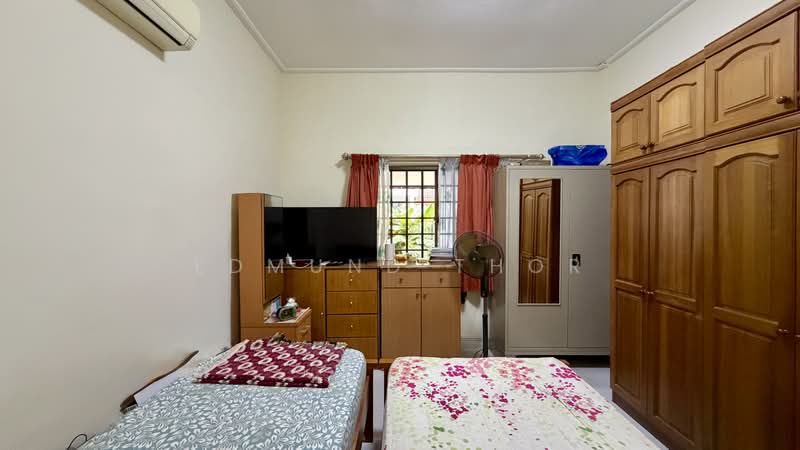 Hoover Park, Chun Tin Road, 3 Bedrooms, 1,700 sqft, Terraced House For Sale, by Edmund Thor, 500175212 - Bedroom - PropertyGuru.com.sg