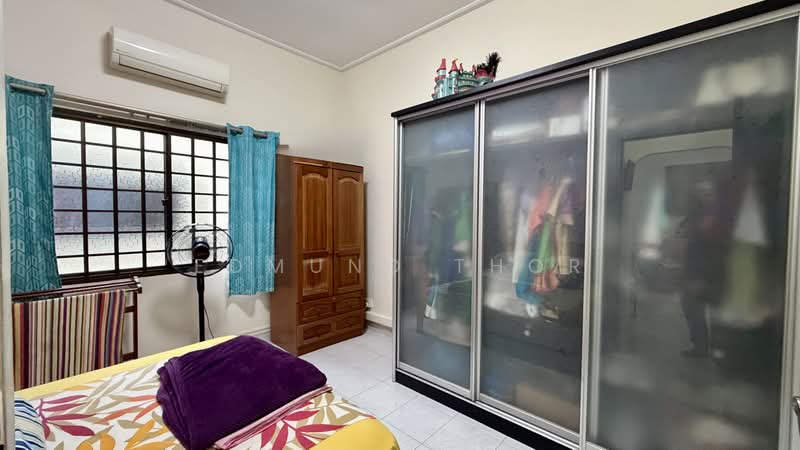 Hoover Park, Chun Tin Road, 3 Bedrooms, 1,700 sqft, Terraced House For Sale, by Edmund Thor, 500175212 - Bedroom - PropertyGuru.com.sg